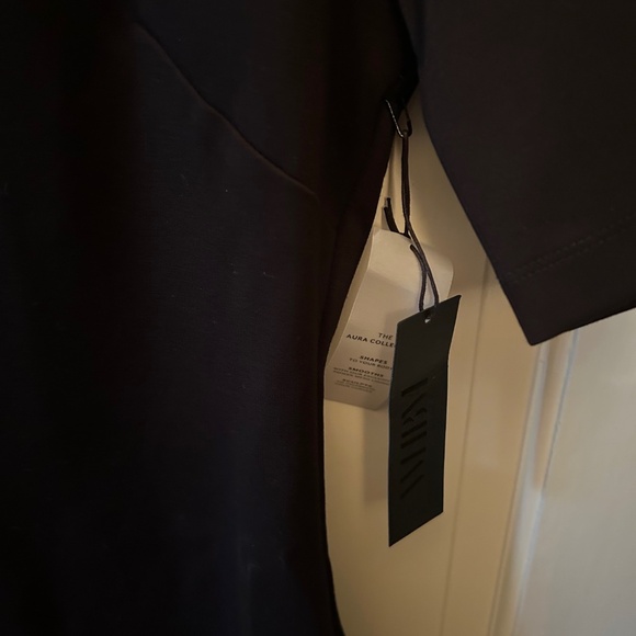 NWT WHBM Aura Collection Short-sleeve Dress, Black, Size 10 Petite - Picture 2 of 4